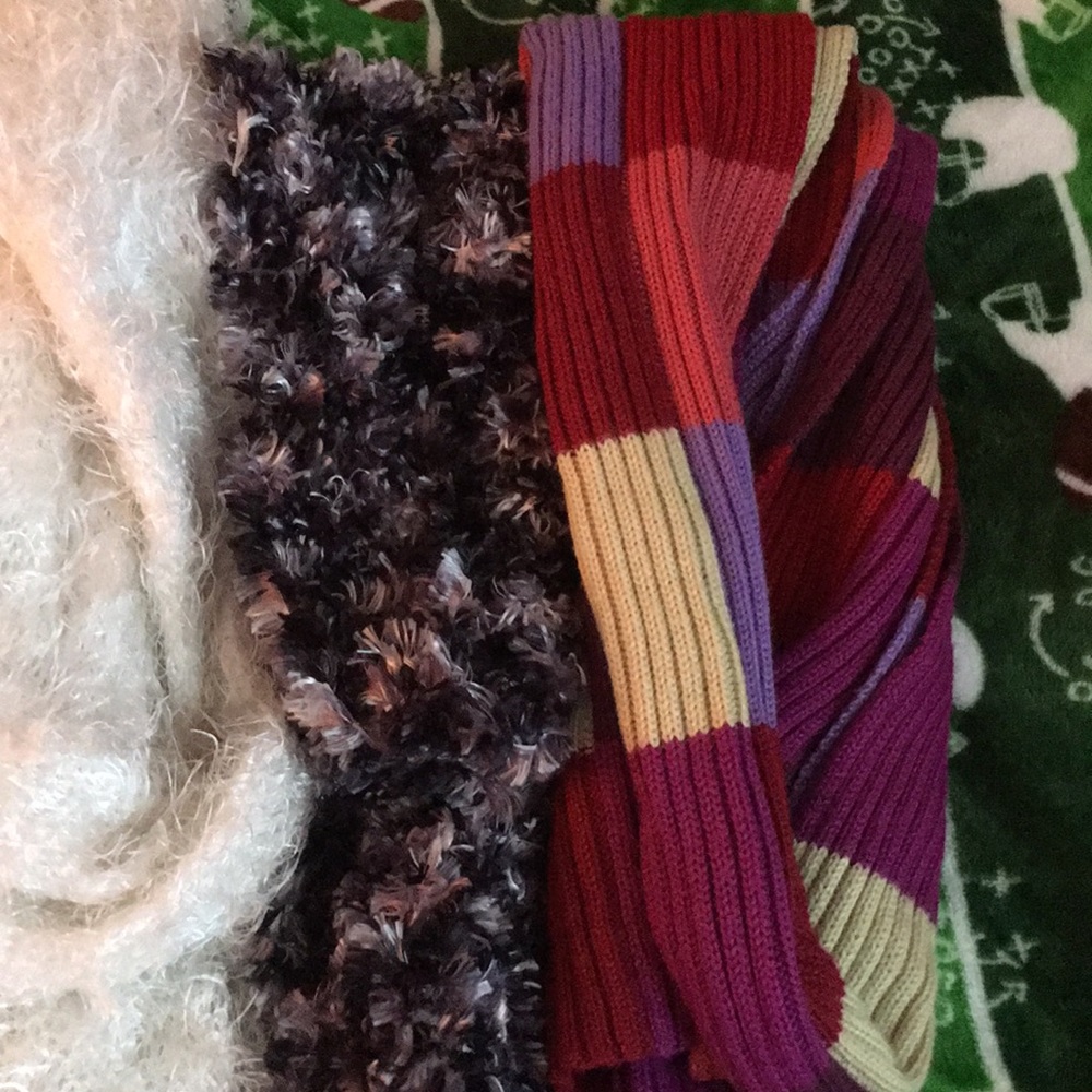 Scarves - Picture 4 of 4